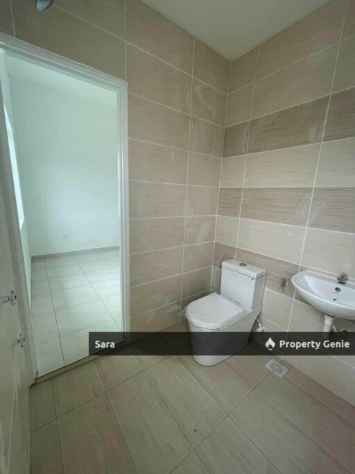 Lahat Modern and Spacious 4-Bedroom Home with Extra Land at Backyard