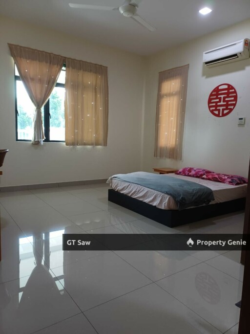Semenyih 16 Room 3 Storey Bungalow For Rent
