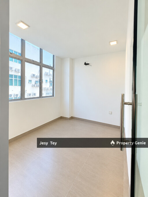 Taman Molek Third Floor Office For Rent