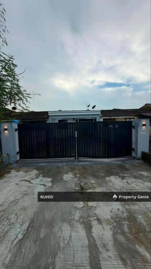 Renovated Single Storey Terrace, Taman Universiti Skudai – Freehold, 3 Bedrooms