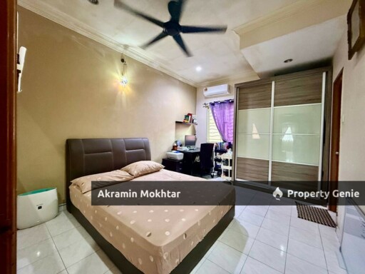 2 Storey Terrace Jalan Kristal, Seksyen 7, Shah Alam.