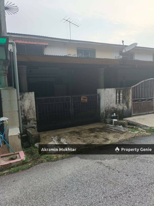 Freehold, Facing Open & Refurbished | Double Storey Jalan Meranti, Ligamas, Bandar Utama Batang Kali
