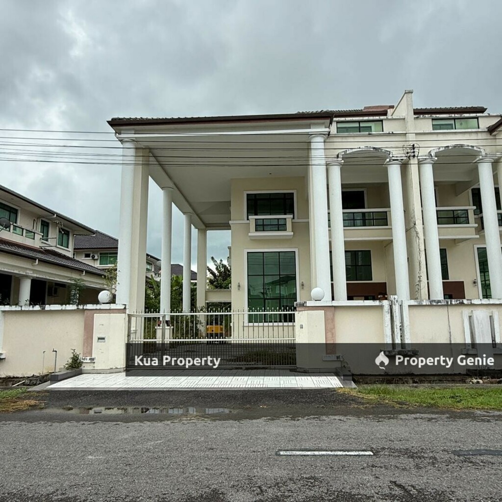 Miri 4-Storey Semi-detached House  FOR SALE Location: Bayshore, Miri