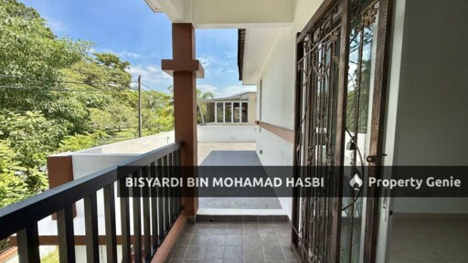 Facing Open Corner Lot Renovated Double Storey Taman Putra Prima, Puchong.