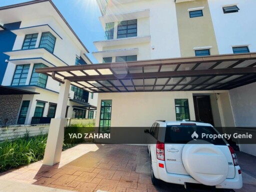 Bukit Jelutong Heights, Shah Alam | 3-Storey Semi-D 7 6+1 Rooms | RM1.68M - Next To Guthrie & NKVE Highway, Privacy Environment and with Extra Land