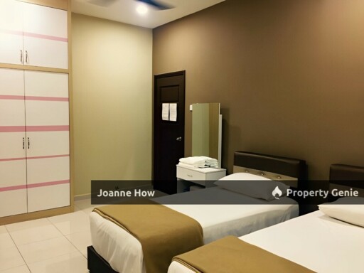 Renovated Below Value 3 Storey Superlink Taman Kota Syahbandar For Sale