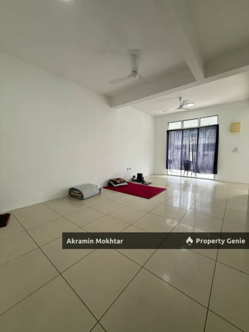 Parking & 2 Storey Terrace House Taman Mahkota Banting