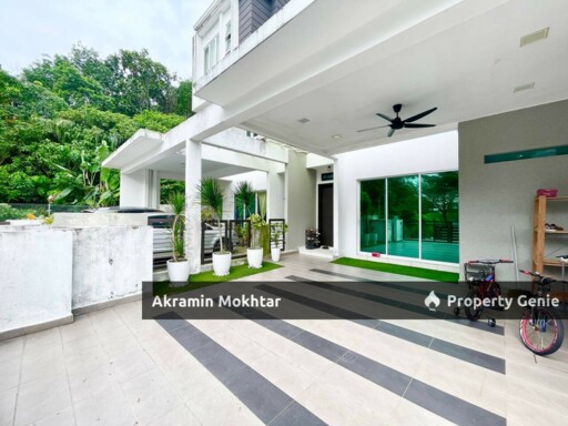 Freehold & Fully Renovated | 3 Storey Terrace House Tiara South, Semenyih