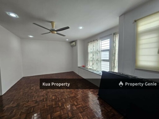 Double Storey Terrace Intermediate House at Tabuan Tranquility