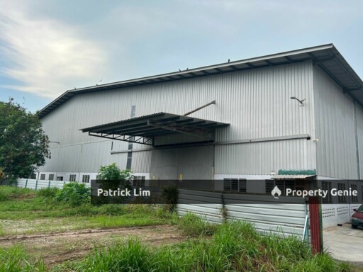 Factory / Warehouse For Rent @ Taman Perindustrian Krubong