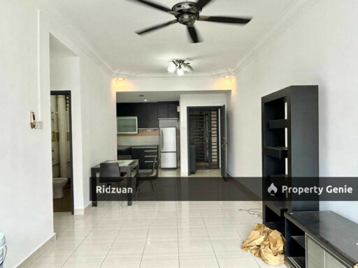 Kipark Apartment 3R2B for Sale