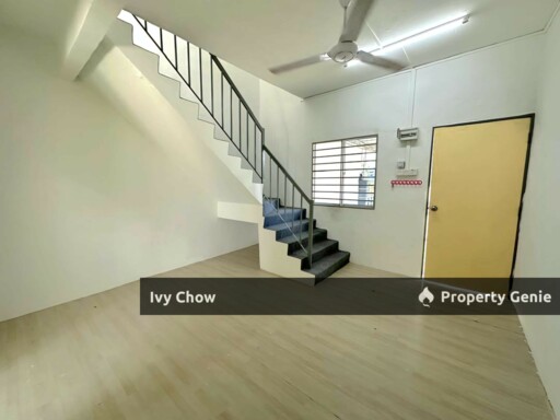 Taman Aman Kluang Corner for Rent