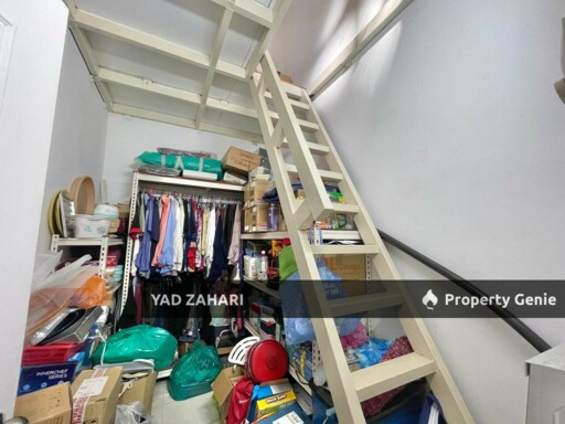 Seksyen 29, Kg Lombong Shah Alam | Single Storey Semi-D 4 Bedrooms | RM500K - Extra Land, Loft Features & Easy Access to Main Road