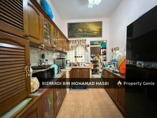 RENOVATED 2 STOREY END LOT, SEKSYEN 23 SHAH ALAM.