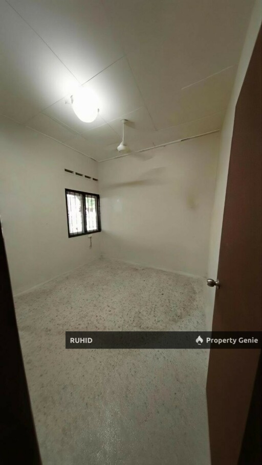 Taman Daya Single Storey Terrace Corner Lot with Extra Land  FOR SALE  Taman Daya, Johor Bahru [CORNER LOT] SINGLE STOREY TERRACE HOUSE   SELLING PRICE : RM680,000    PROPERTY DETAILS  LOCATION : Jala