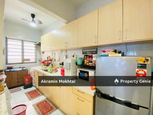 PARTIALLY FURNISHED, RENOVATED & 2 PARKING | PANGSAPURI PUTRA, TAMAN PUTRA IMPIAN, BANDAR SERI PUTRA, KAJANG