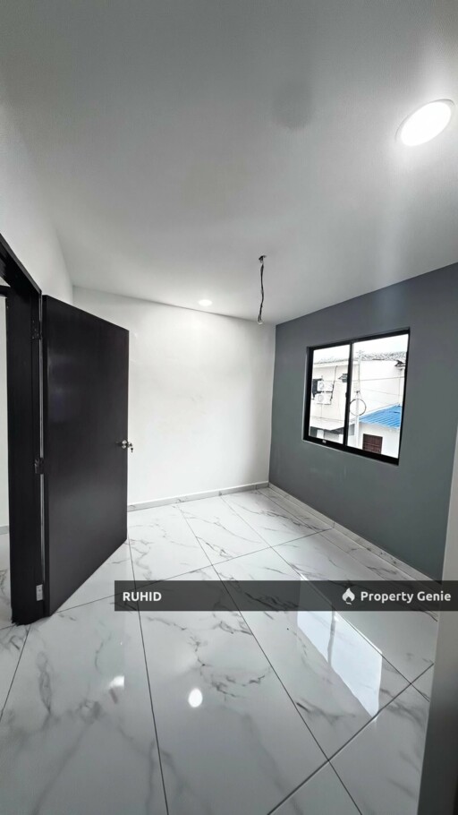 Renovated 3 Bedroom Double Storey House In Taman Skudai Baru