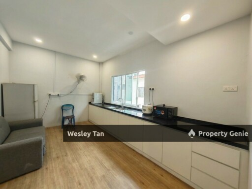 Main Road End Shoplots Opposite AEON Bandaraya Melaka For Rent
