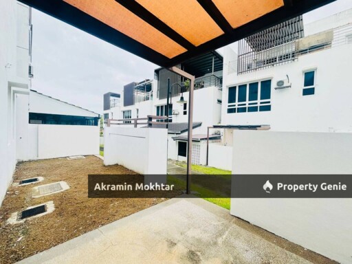 TWO AND HALF STOREY HYPERLINK DUTA VILLA PRESINT 14 PUTRAJAYA