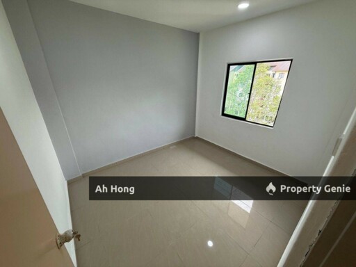 Full Loan / Kangkar Pulai Flat / Merak / Renovated / Freehold