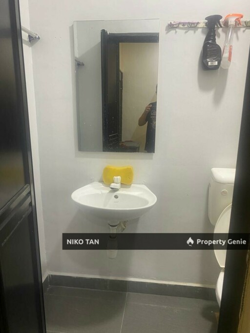 Room For Rent Jalan Hijau, Taman Pelangi