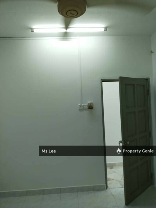 End Lot 2 storey Town House (Ground floor)-Taman Sri Sentosa @ Klang-Ready Now