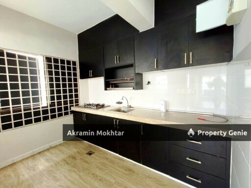 Partially Furnished & 2 Parking | Penthouse @ Vista Millennium Condominium, Puchong Perdana FOR SALE!