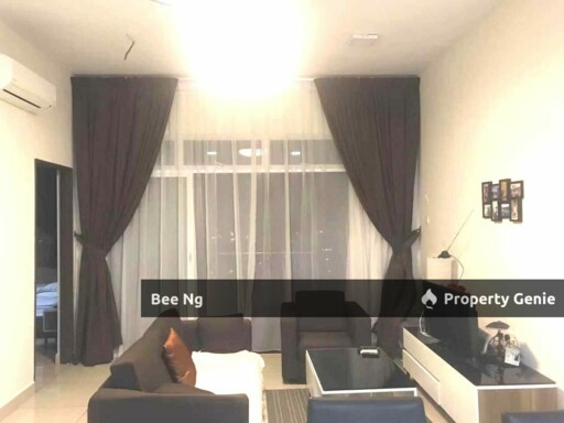 Larkin/M condo/3bedroom fully furnish/lower market price