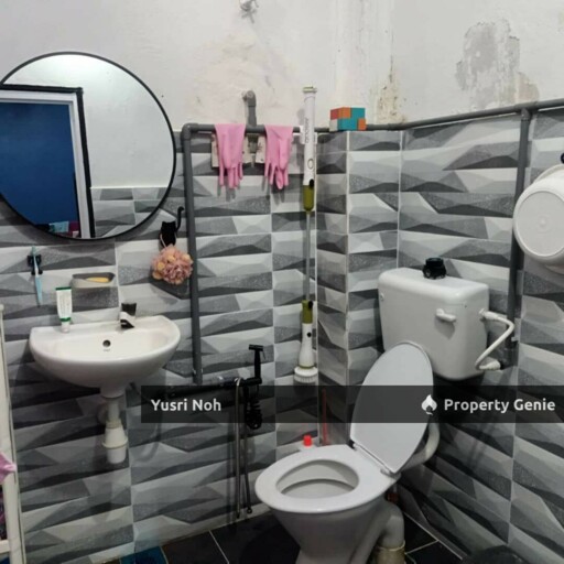 RUMAH 2 TINGKAT DI TAMAN IMPIAN EHSAN BALAKONG
