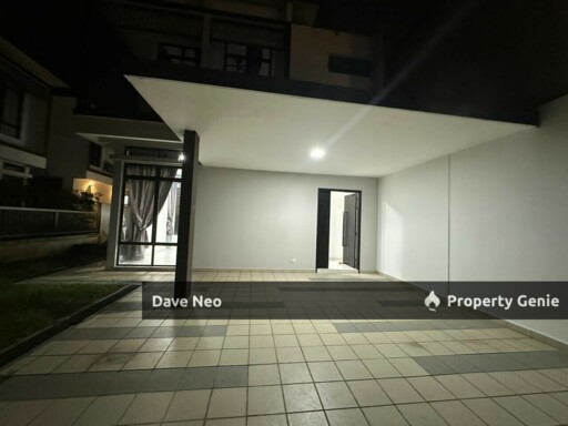 Caranday Park @ Setia Tropika • 2-Storey Cluster House • Nearby Kempas