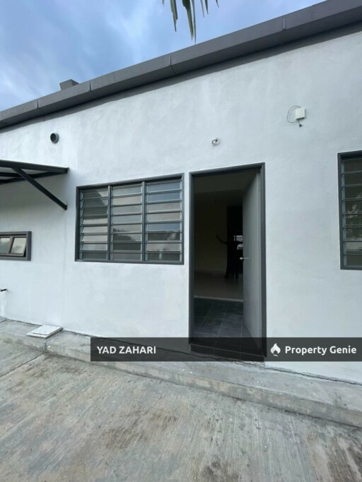 Jalan Lombong Perak, Shah Alam | Single Storey Terrace 4 Bedrooms | RM475K - Freehold and Near Mall