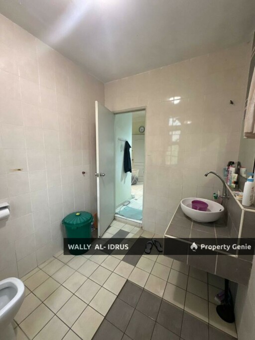 Semi D Renovated with Extra Large Land @ Section 7 Shah Alam