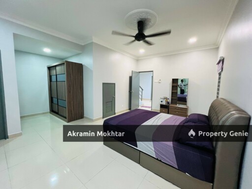 IFRERHOLD, CORNER UNIT & FULLY FIRNISHED | 3 Storey Terrace Taman Universiti, Bangi
