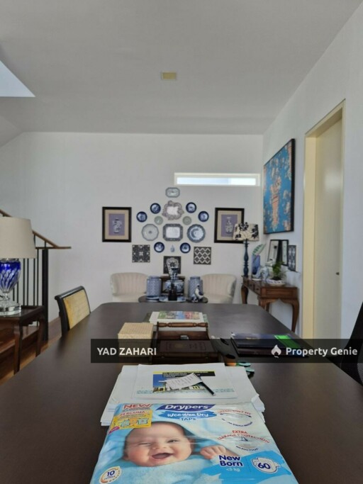 Lakefront Villa, Cyberjaya | 3-Storey Bungalow 3+1 Bedrooms | RM1.8M - Well Maintained, Bright and Airy Unit