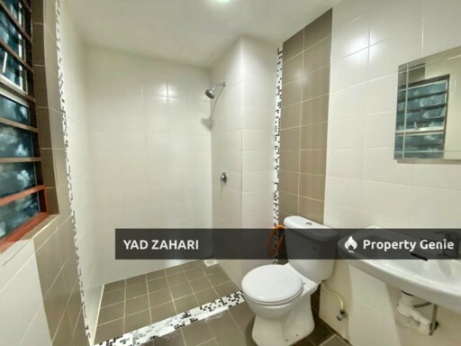 Villa Park, Seri Kembangan | RM330K -  Nicely Renovated, Semi Furnished & Unit Near Lift