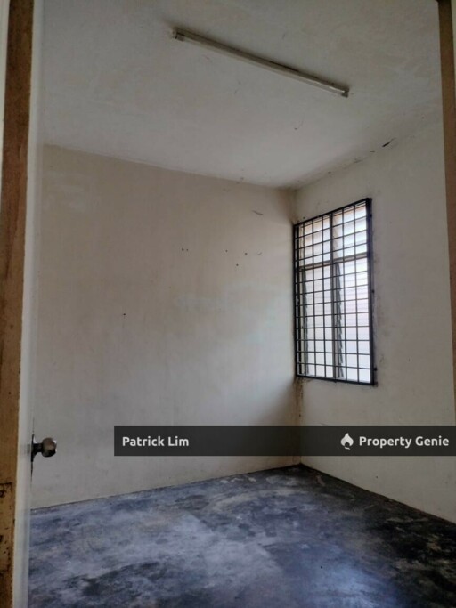 Taman Seri Pelangi Double Storey House (For Rent)