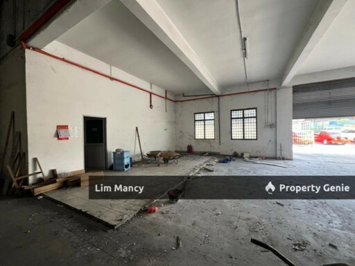 Kawasan Perindustrian Taman Johor Adjoining Semi Detached Light Industrian For Sale/For Rent