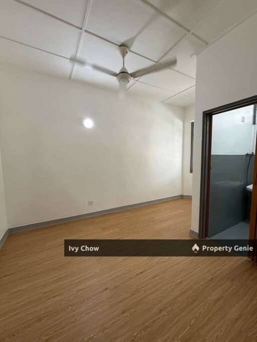 Taman Molek Single Storey Near Shop