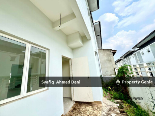 FREEHOLD CORNER LOT Double Storey Terrace Laman Azalea, Nilai