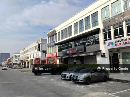 Mount Austin 3 Storey Shoplot /Whole Block For Rent