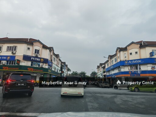 Avenue 3 Medan Puteri Ground Floor Rm6K For Rent