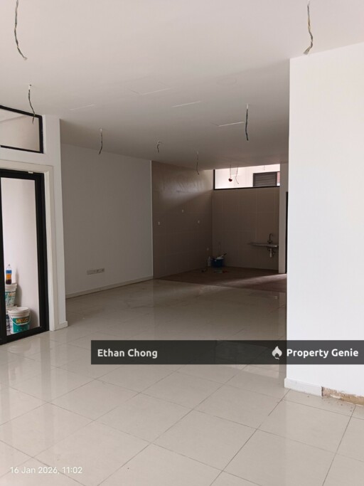 Partially Furnished 3 Storey Terrace House for Sale at Villa Senja, Rawang