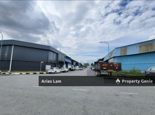 Semi-D Factory / Kawasan Perindustrian Kota Puteri / Megah Ria / Masai