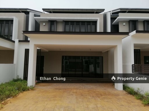 Elmina Viana (Facing Park) House For Sale