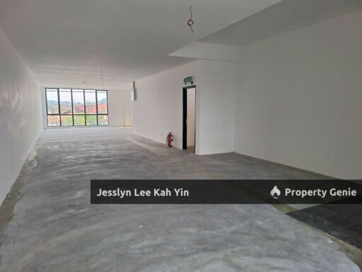 Setia Mayuri Semenyih Shop [Face Main Road]