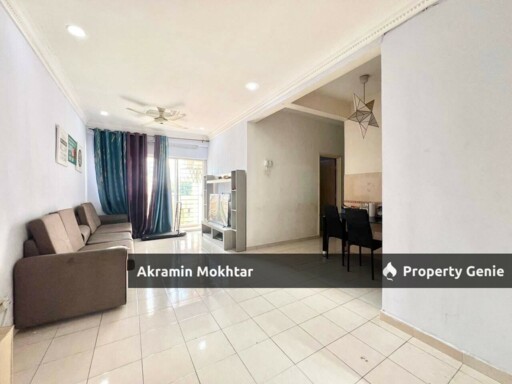 Renovated, Partially Furnished & 2 Parking | Apartment Danaumas, Seksyen 7 @ Shah Alam.