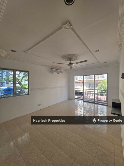 Villa Ros Townhouse @ Tampoi