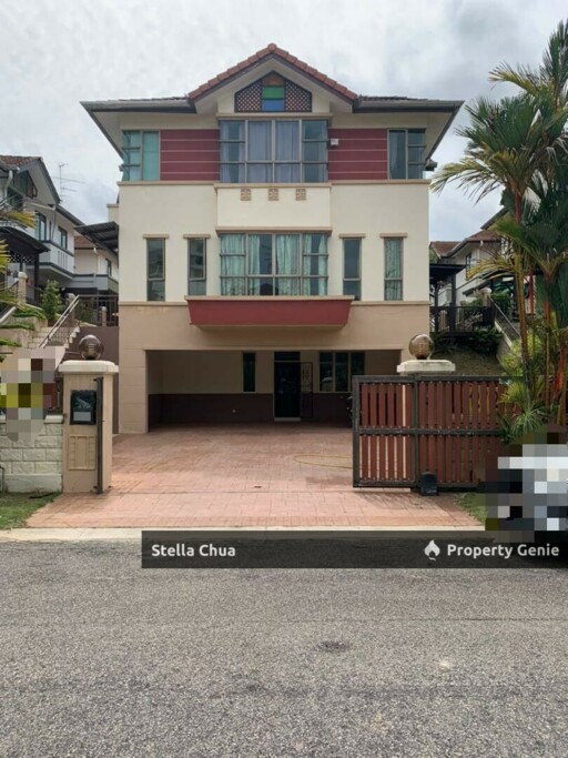 2.5 Storey Cluster Intermediate Lot @ Austin Height / Mount Austin For Sale