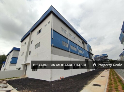 NEW 3 STOREY SEMI DETACHED , BALAKONG JAYA, BALAKONG .