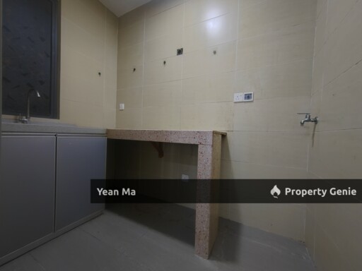 Good Condition Lake Park Residence Selayang